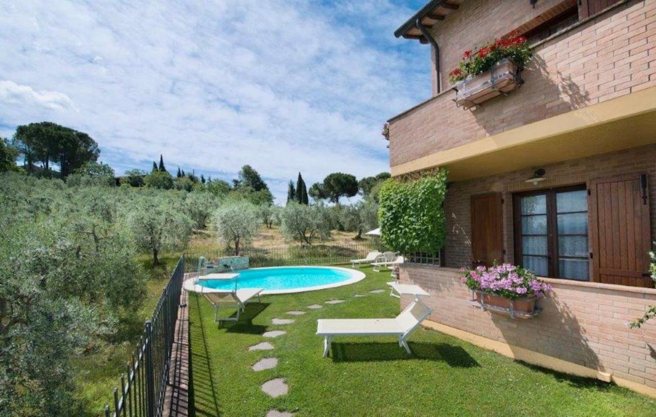 Aparthotel Casa Vacanze Con Piscina A San Gimignano Exterior foto